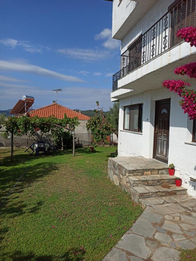 Dora'S House Comfortable Apartment With A Yard And View Pyrgadikia Ngoại thất bức ảnh