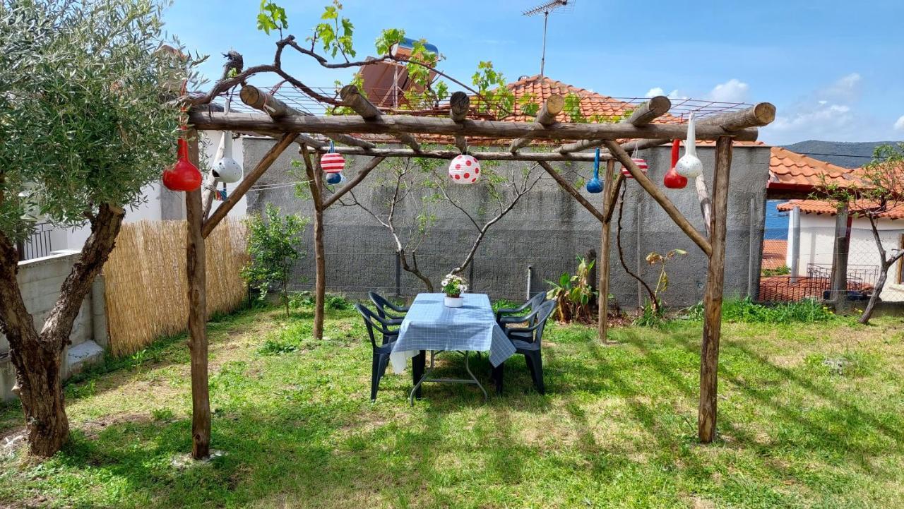 Dora'S House Comfortable Apartment With A Yard And View Pyrgadikia Ngoại thất bức ảnh