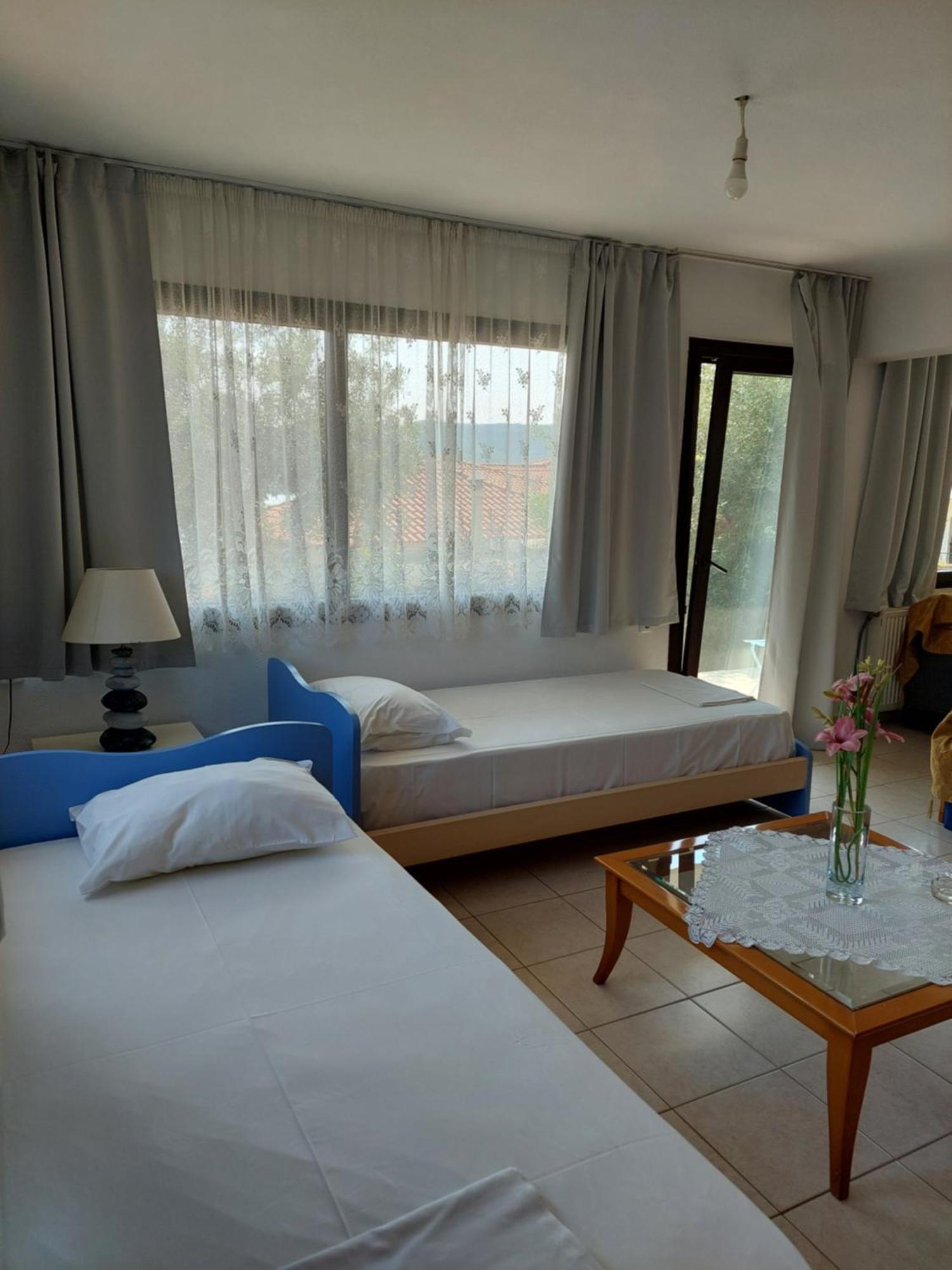 Dora'S House Comfortable Apartment With A Yard And View Pyrgadikia Ngoại thất bức ảnh