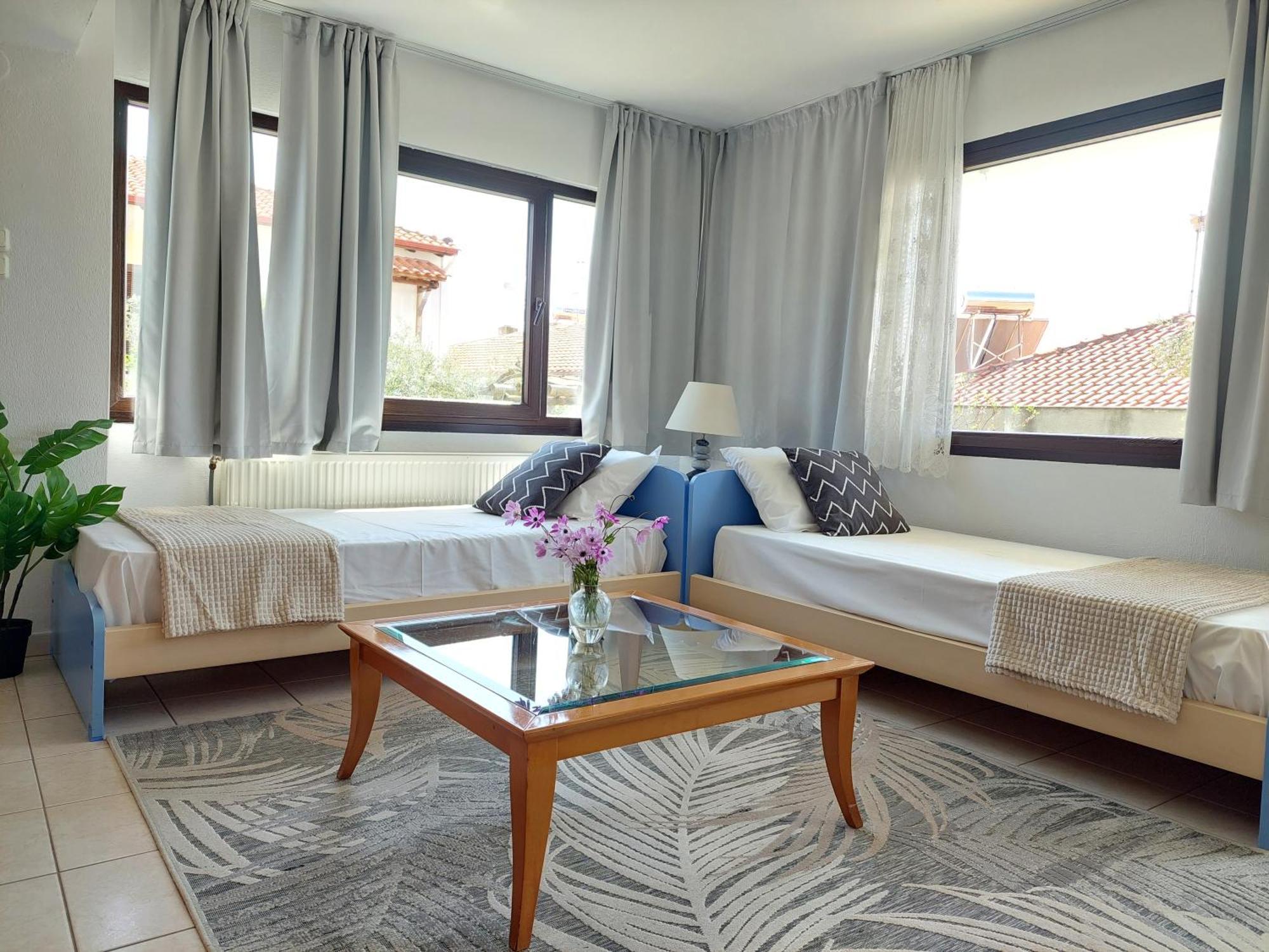 Dora'S House Comfortable Apartment With A Yard And View Pyrgadikia Ngoại thất bức ảnh
