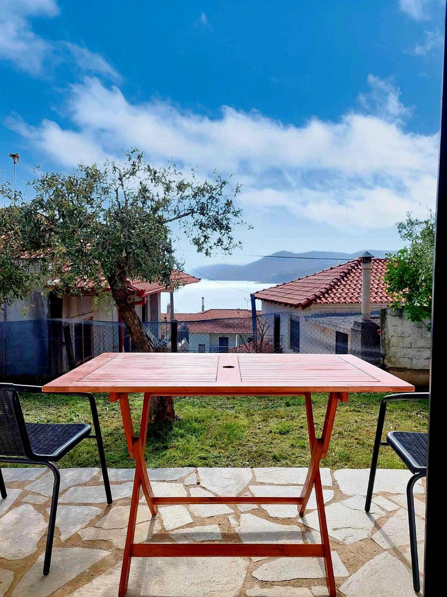 Dora'S House Comfortable Apartment With A Yard And View Pyrgadikia Ngoại thất bức ảnh